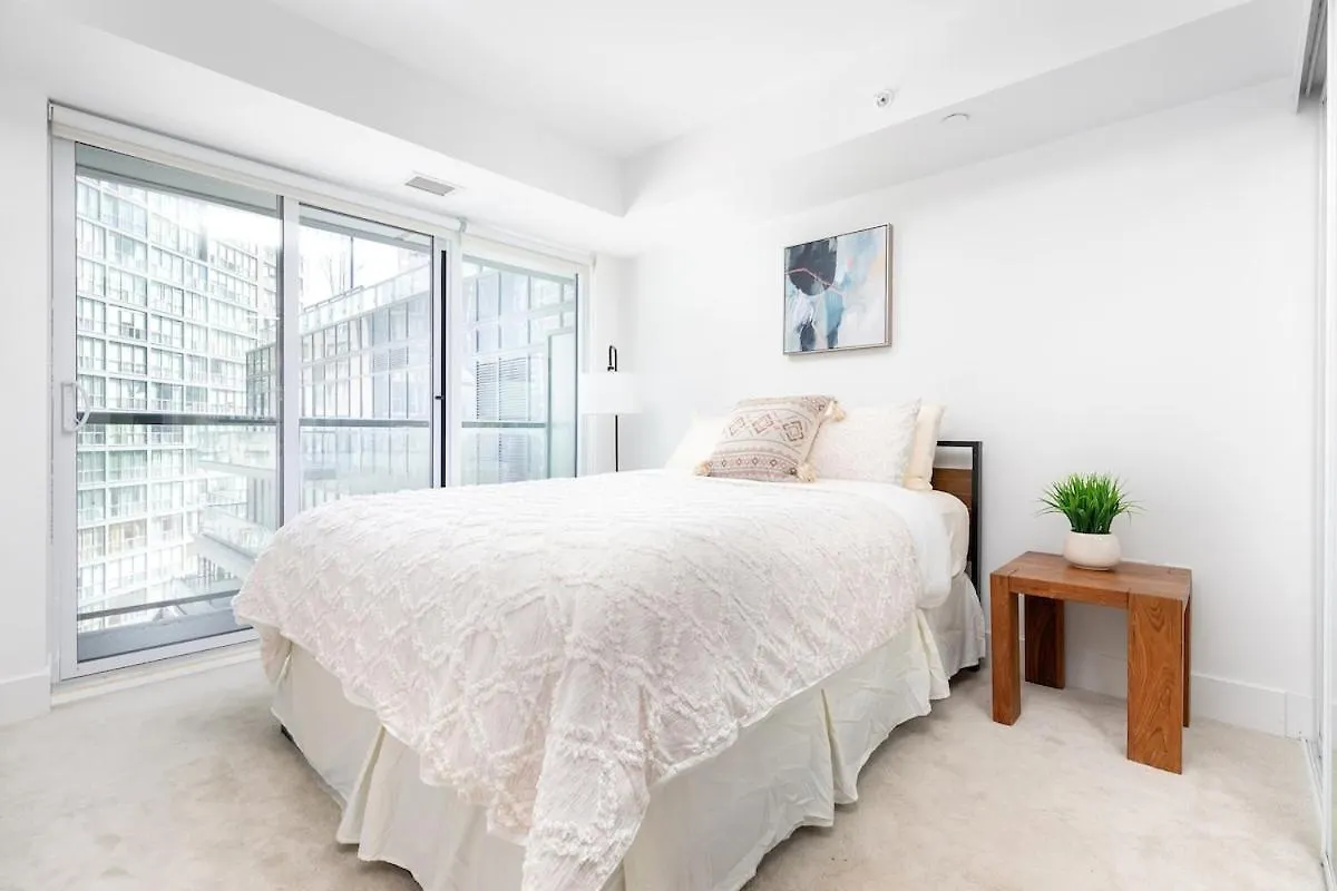 Sleek 2Br W 2Ba Walk To Uoft Sleeps 5 - 3 Beds location